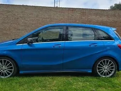 Azul Usado 2016 Mercedes B200 Monovolume | € 19.000