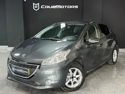 Cinzento Usado 2015 Peugeot 208 Allure Citadino | € 8.500 (Bom preço)