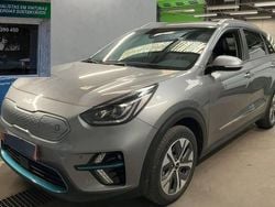 Cinza Usado 2021 Kia e-Niro Premium SUV | € 21.400 (Bom preço)