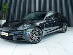 Preto Usado 2017 Porsche Panamera 4 Sedan | € 72.400