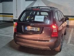 Usado 2009 Kia Carens Monovolume | € 4.800