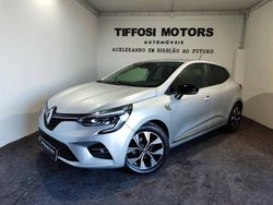 Cinzento Usado 2022 Renault Clio V LIMITED | € 17.250 (Preço justo)