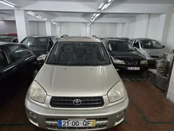 Cinzento Usado 2000 Toyota RAV4 SUV | € 7.990