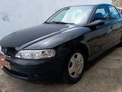 Usado 2000 Opel Vectra Sedan | € 1.700