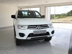 Branco Usado 2015 Mitsubishi L200 Intense Pickup | € 18.700