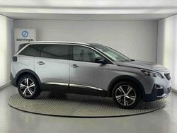 Cinzento Usado 2019 Peugeot 5008 Allure Monovolume | € 25.490 (Preço justo)