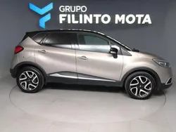 Castanho Usado 2016 Renault Captur SUV | € 11.990 (Bom preço)