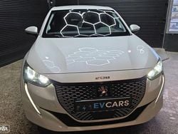 Branco Usado 2020 Peugeot e-208 Citadino | € 15.800 (Preço justo)