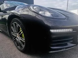 Cinzento Usado 2014 Porsche Panamera S Sedan | € 31.900