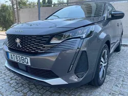 Cinzento Usado 2022 Peugeot 3008 Citadino | € 28.500