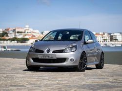 Cinzento Usado 2007 Renault Clio II | € 17.500