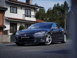 Cinzento Usado 2015 Tesla Model S Sedan | € 28.900