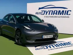 Cinzento Usado 2020 Tesla Model 3 Sedan | € 22.300 (Bom preço)