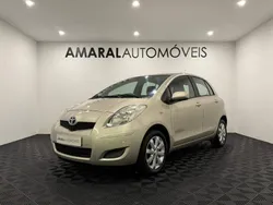Castanho Usado 2010 Toyota Yaris Comfort Citadino | € 8.900