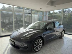 Cinzento Usado 2021 Tesla Model 3 Sedan | € 28.900 (Bom preço)