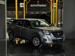 Cinzento Usado 2023 Peugeot 2008 Active SUV | € 19.990 (Preço justo)