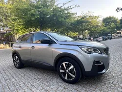 Cinzento Usado 2016 Peugeot 3008 Sedan | € 16.000 (Preço elevado)