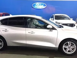 Cinzento Usado 2019 Ford Focus Business Edition | € 18.900 (Preço elevado)