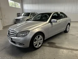 Cinza Usado 2009 Mercedes C220 Avantgarde | € 12.000