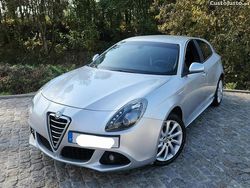Cinza Usado 2011 Alfa Romeo Giulietta Veloce Citadino | € 6.999