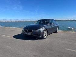 Cinza Usado 2015 BMW 318 Sport Line Sedan | € 16.900 (Bom preço)