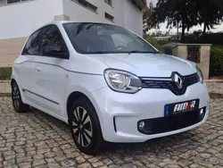 Branco pérola Usado 2023 Renault Twingo Urban Night Citadino | € 16.500 (Preço justo)
