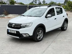 Branco Usado 2017 Dacia Sandero Stepway Citadino | € 8.900 (Preço justo)