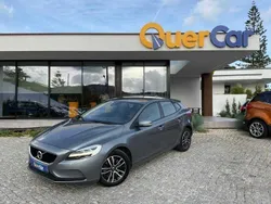 Cinza antracite Usado 2019 Volvo V40 Momentum Carrinha | € 20.990 (Preço justo)