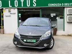 Cinza Usado 2015 Peugeot 208 Active Citadino | € 11.970 (Preço elevado)