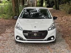 Branco Usado 2018 Peugeot 208 GT-line Citadino | € 11.990 (Preço justo)