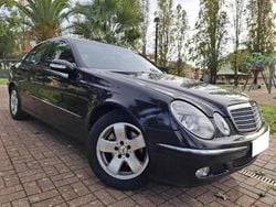 Preto Usado 2003 Mercedes E220 Sedan | € 7.480 (Preço justo)