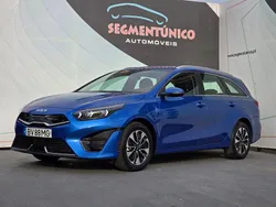 Azul Usado 2024 Kia Ceed Vision Carrinha | € 27.900