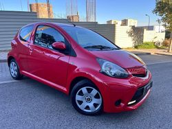Vermelho Usado 2013 Toyota Aygo Citadino | € 6.900