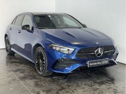 Azul escuro metalizado Usado 2023 Mercedes A250 | € 45.500