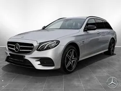 Cinzento Usado 2019 Mercedes E300 | € 36.000 (Preço justo)