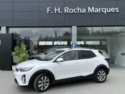 Branco Usado 2024 Kia Stonic SUV | € 17.250 (Preço justo)
