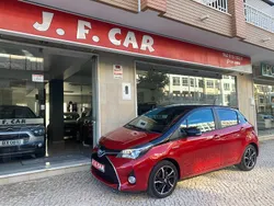 Vermelho Usado 2016 Toyota Yaris Hybrid Comfort | € 16.900 (Caro)