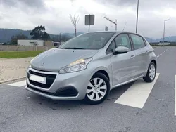 Cinzento Usado 2016 Peugeot 208 Citadino | € 8.900 (Preço justo)