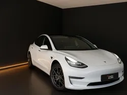 Branco Usado 2021 Tesla Model 3 Sedan | € 29.500 (Bom preço)