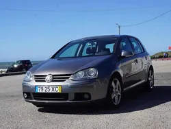 Cinzento Usado 2004 VW Golf IV Citadino | € 6.500