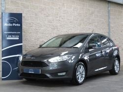 Cinzento met. Usado 2017 Ford Focus Trend+ | € 15.650 (Preço elevado)