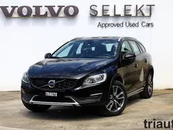 Preto Usado 2018 Volvo V60 CC Plus Carrinha | € 16.300