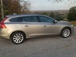 Usado 2016 Volvo V60 Momentum Carrinha | € 15.000 (Caro)