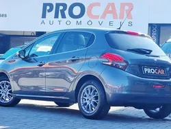 Cinzento Usado 2017 Peugeot 208 GT-line Citadino | € 10.900 (Preço justo)