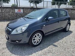 Cinza Usado 2009 Opel Corsa Enjoy | € 7.950 (Preço justo)
