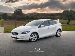 Branco Usado 2018 Volvo V40 Kinetic Carrinha | € 15.950 (Preço justo)