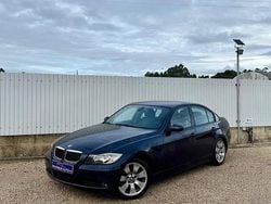 Azul escuro Usado 2005 BMW 320 Sedan | € 7.500 (Preço elevado)