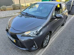 Cinzento Usado 2017 Toyota Yaris Citadino | € 12.500 (Preço justo)