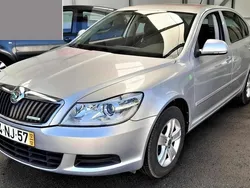 Cinzento Usado 2012 Skoda Octavia Carrinha | € 9.350 (Caro)