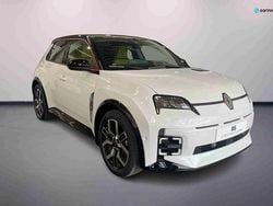 Branco Novo 2025 Renault R5 Iconic Citadino | € 39.940